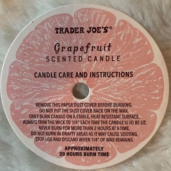 TRADER JOE'S Scented Candle Tin Grapefruit 5.7 oz. - Picture 3 of 5